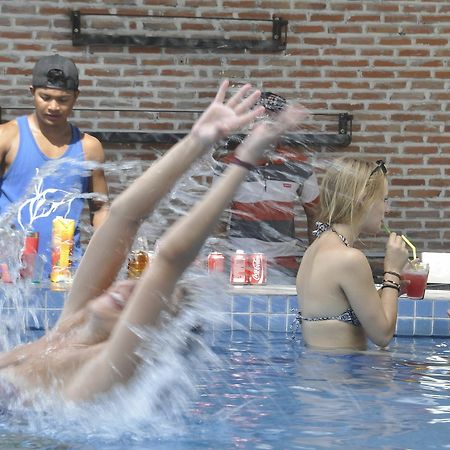 Pool Party Hostel Siem Reap Ngoại thất bức ảnh