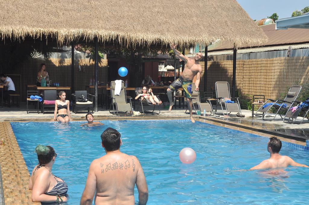 Pool Party Hostel Siem Reap Ngoại thất bức ảnh